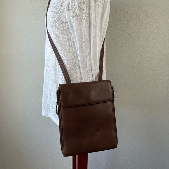 Leather Shoulder Purse EUC - Picture 4 of 11